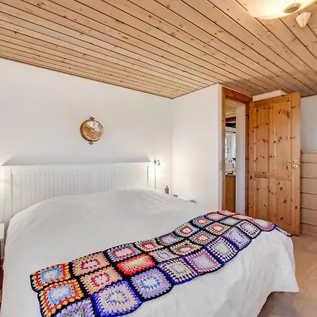 Hébergement de vacances Stunning Home In Hvide Sande With Sauna Bjerregård