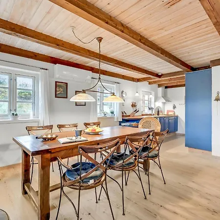 Hébergement de vacances Stunning Home In Hvide Sande With Sauna *