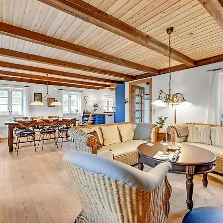 Hébergement de vacances Stunning Home In Hvide Sande With Sauna